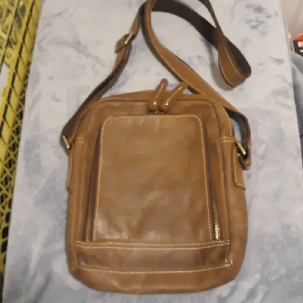 Tiding leather crossbody bag brown - Picture 1 of 8